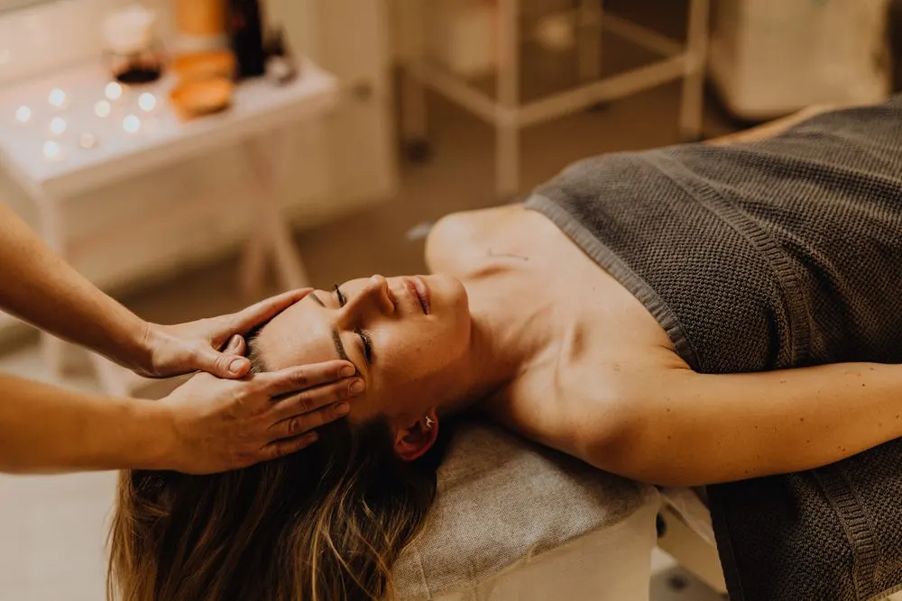 Head and shoulder massage focus session